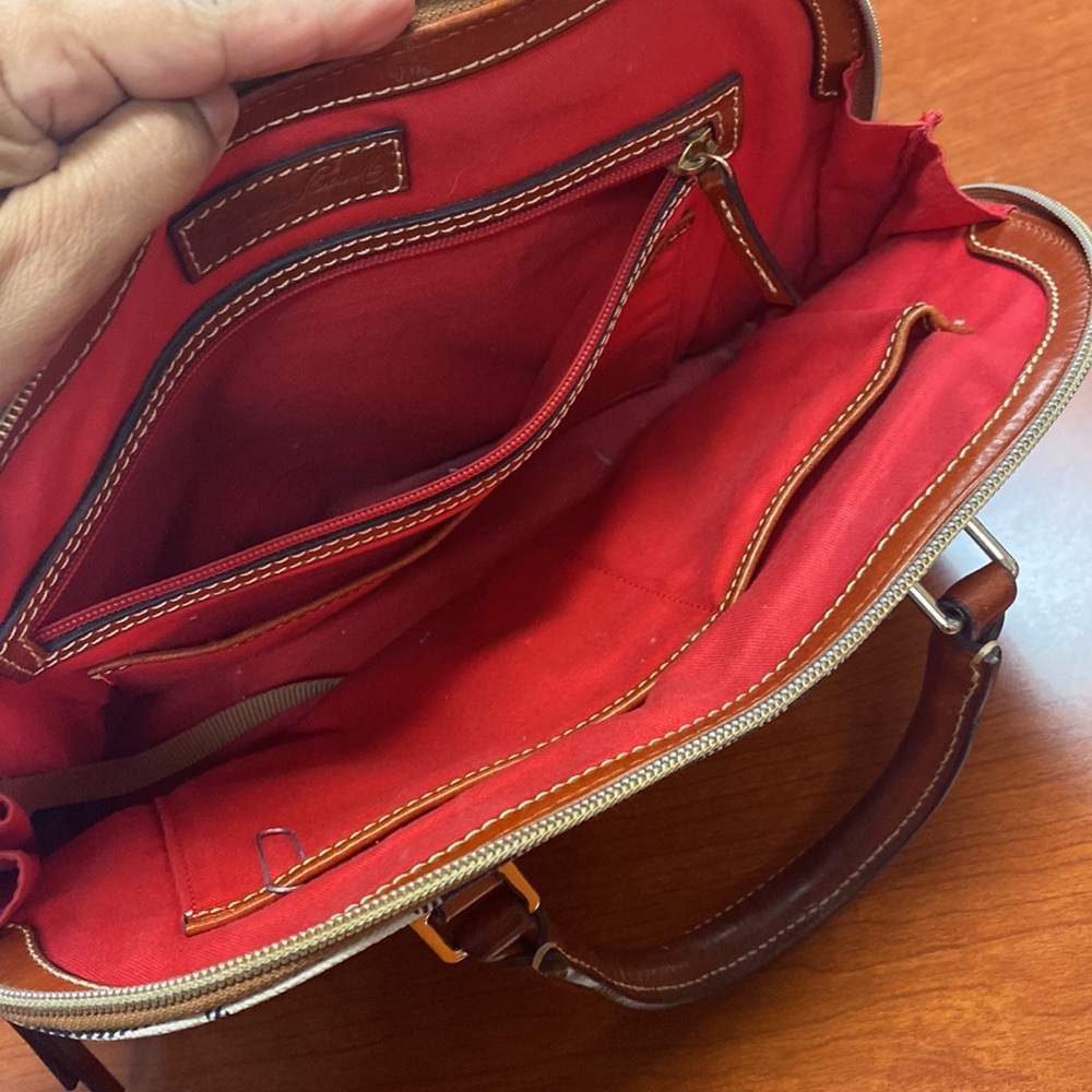 Dooney & Bourke purse - Picture 3 of 4